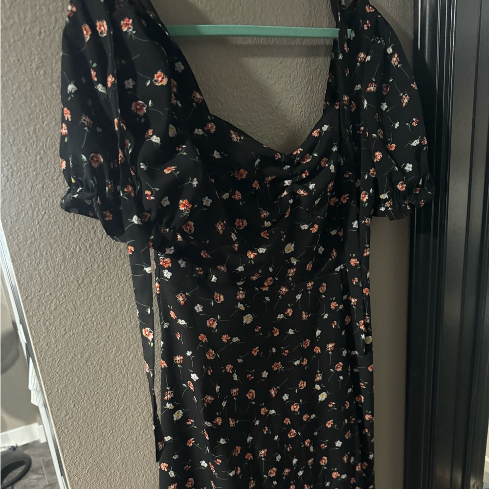 Chic Black Floral Midi Dress